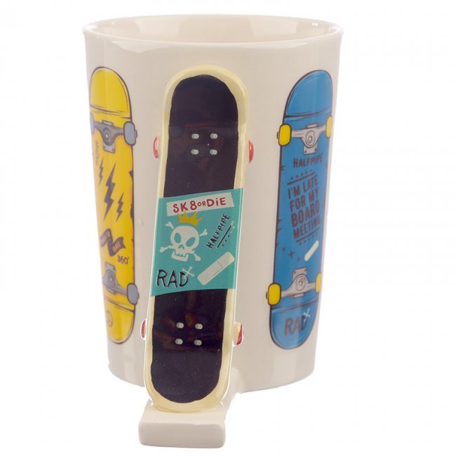 Tazza in ceramica con manico a forma di Skateboard